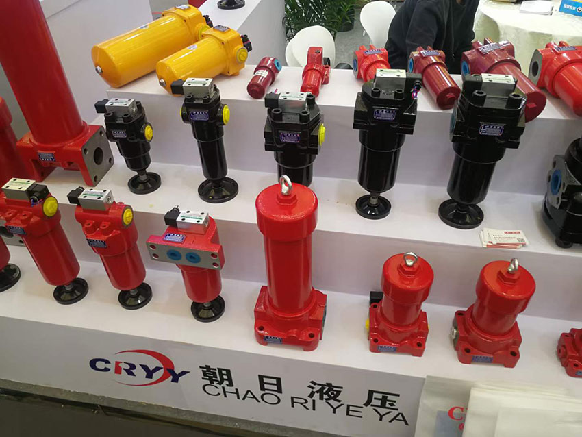 隨著(zhù)生產(chǎn)制造業(yè)的發(fā)展，液壓配件作為機械的零件之一被廣泛使用，其中液壓配件起著(zhù)不可或缺的作用，因為是無(wú)形的存在，所以容易被忽視，那么，下面跟著(zhù)遠征液壓一起了解下液壓配件生產(chǎn)應符合技術(shù)和使用標準吧!